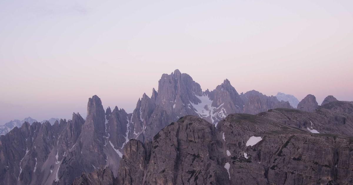 「バナ穴」が問う芸能独立の深層と構造