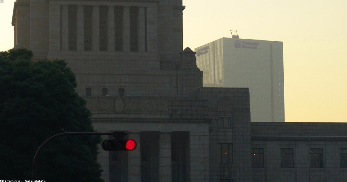 自民大敗が示す大連立と選挙改革の深層