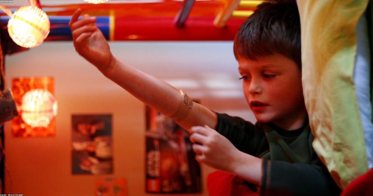 絆創膏をすぐ剥がす子への対処法と貼り方のコツ